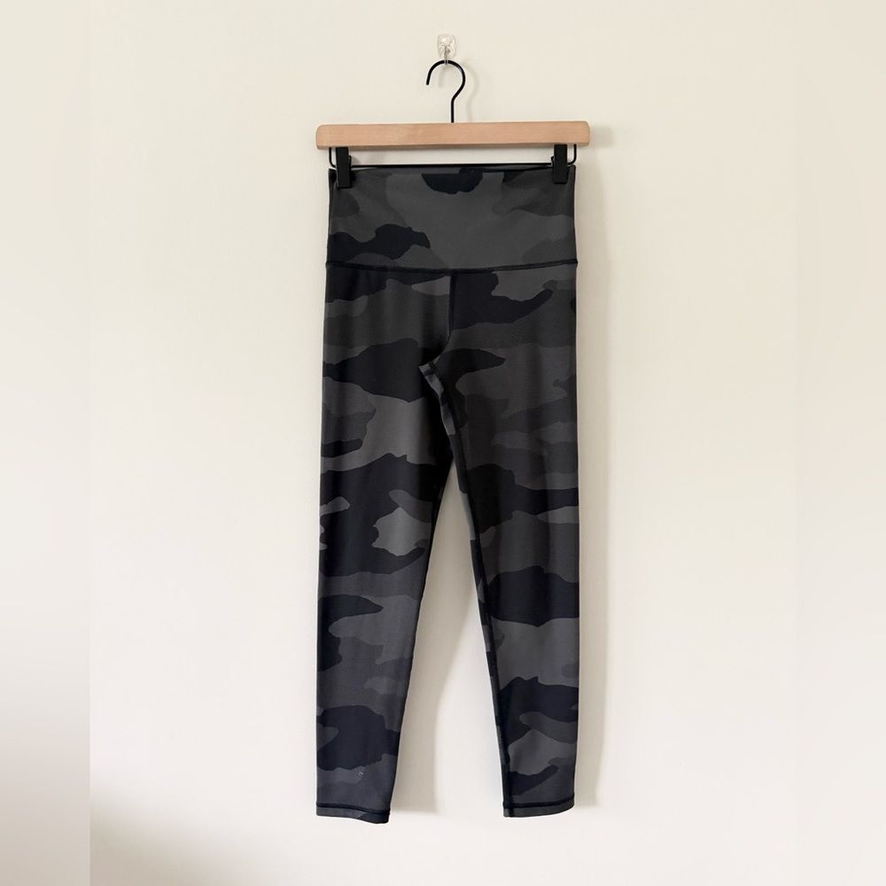 Aerie Chill Play Move High Rise Leggings in Black and Gray Size M